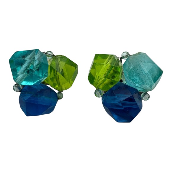 Jewelry - Vintage Clip On Earrings‎ Faceted Lucite Bead Cluster Blue Green 0.5”